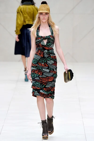 Look 18